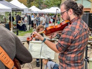 Visitors to the 2023 SVA Harvest Celebration were entertained by a live band.